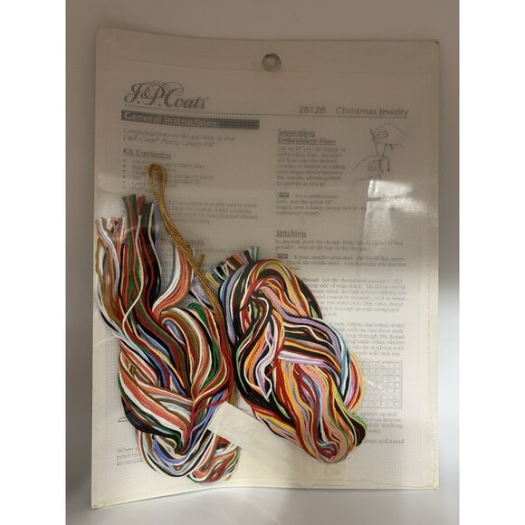 Plastic Canvas cross stitch Christmas Jewelry Ensemble Kit Santa Cat pin USA - Picture 3 of 8